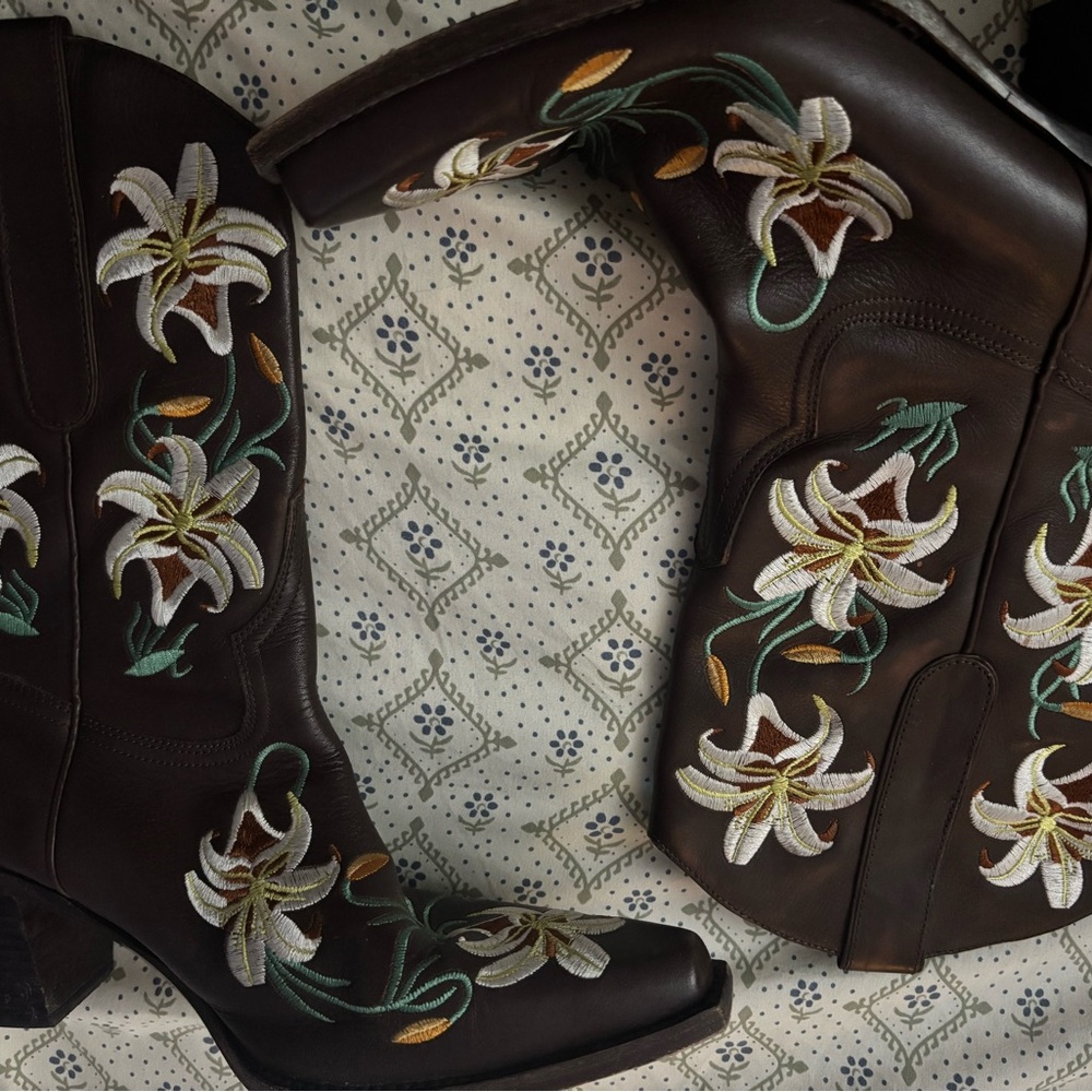 Sam Edelman Brown Embroidered Heeled Cowgirl Boots